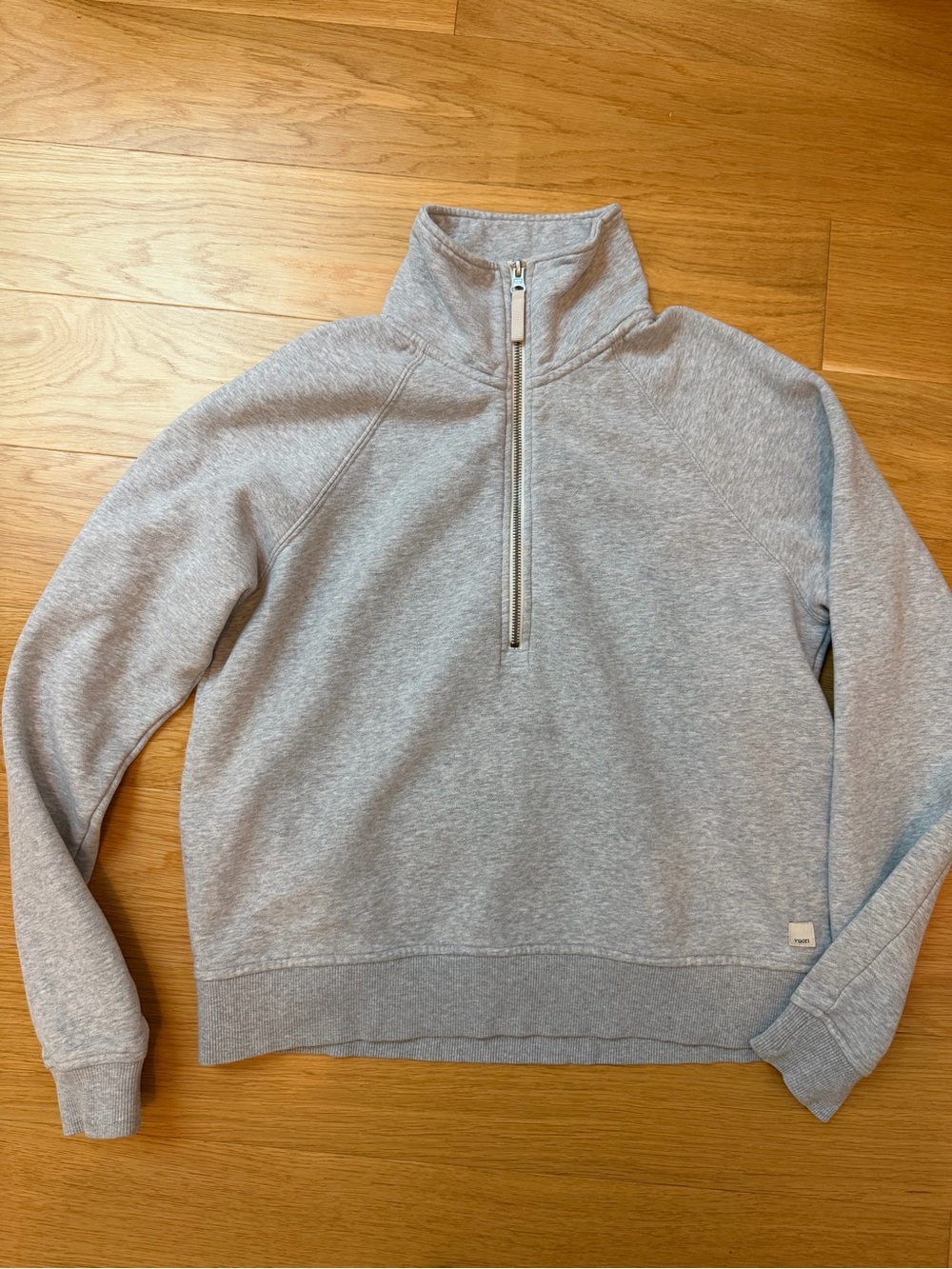 Vuori women’s Restore half zip sweatshirt small